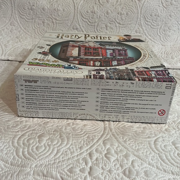 Harry Potter Diagon Alley Wrebbit 3D puzzle, new in package - Picture 3 of 9